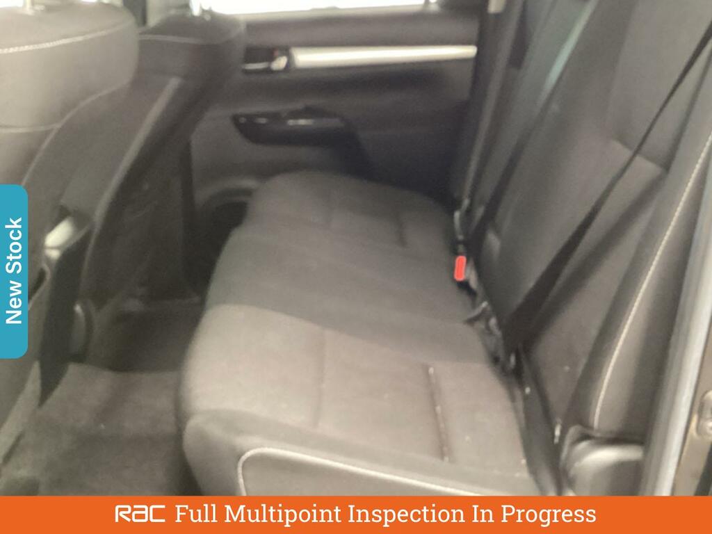 Toyota HILUX 2.8 D-4d Invincible Pickup Double Cab M Black #4