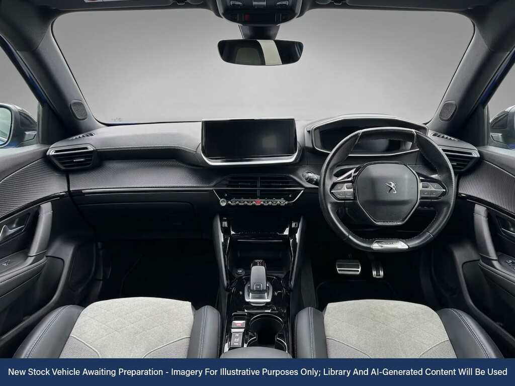 Peugeot e-2008 50Kwh Gt Suv 136 Ps Black #4