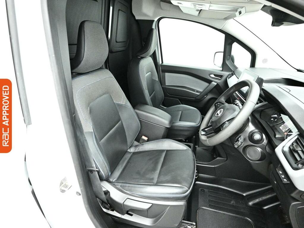 Nissan TOWNSTAR 45Kwh Tekna Panel Van 6Dr L2 122 Ps White #2