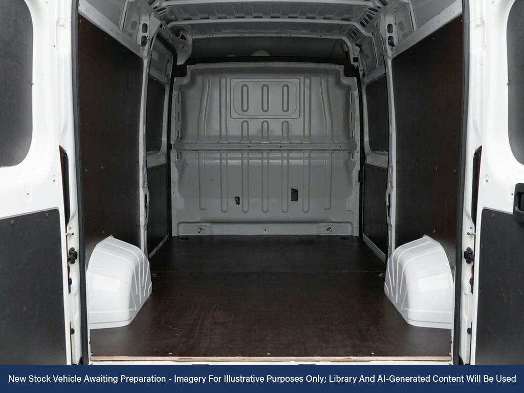 Peugeot Boxer 2.2 Bluehdi 335 Professional Panel Van White #3