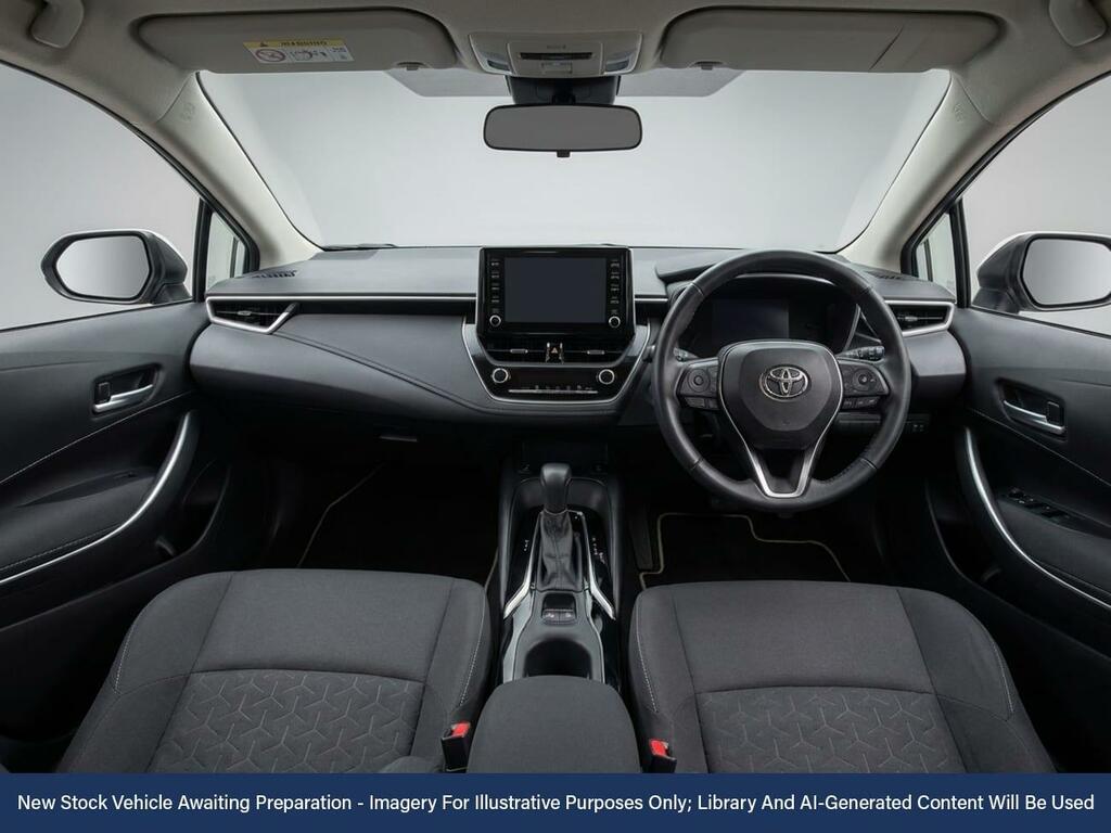 Toyota Corolla 1.8 Vvt-h Icon Tech Hatchback Hybrid Cv White #2