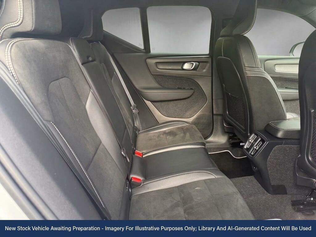 Volvo XC40 2.0 B4p Inscription Black #4
