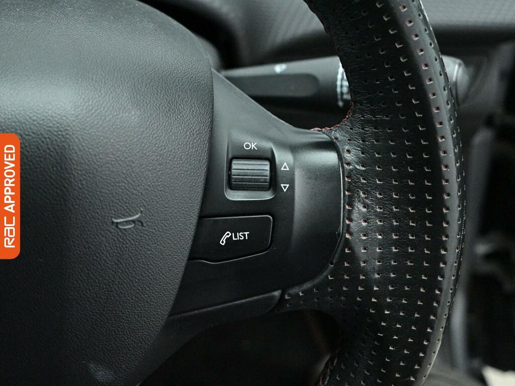 Peugeot 2008 1.2 Puretech Active White #19