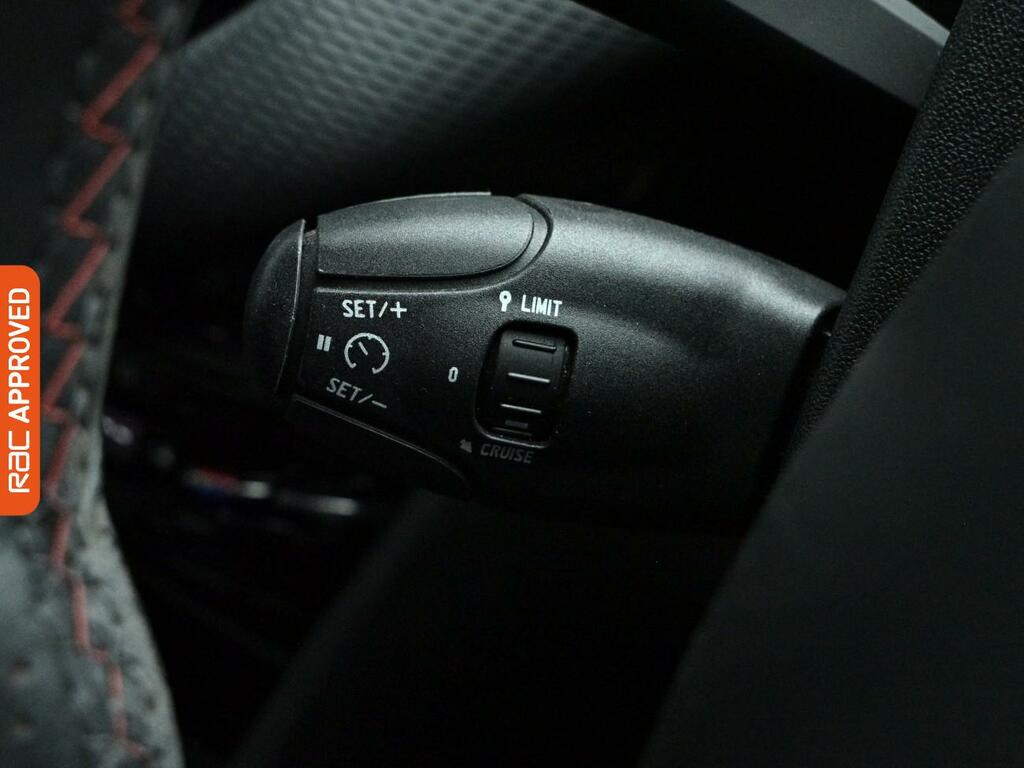 Peugeot 2008 1.2 Puretech Active White #17