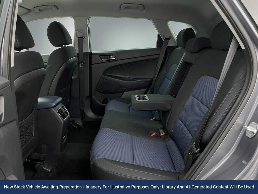 Hyundai Tucson Se White #4