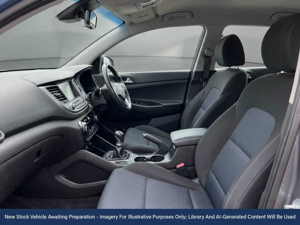 Hyundai Tucson Se White #3