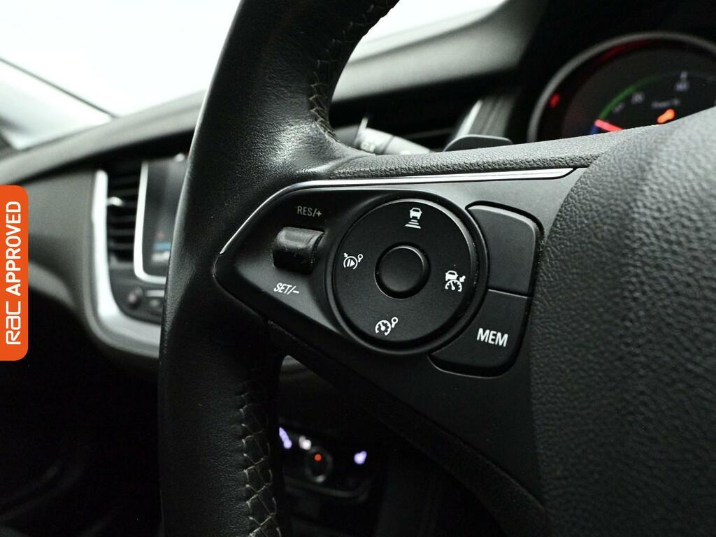 Vauxhall Grandland X Griffin Edition White #22