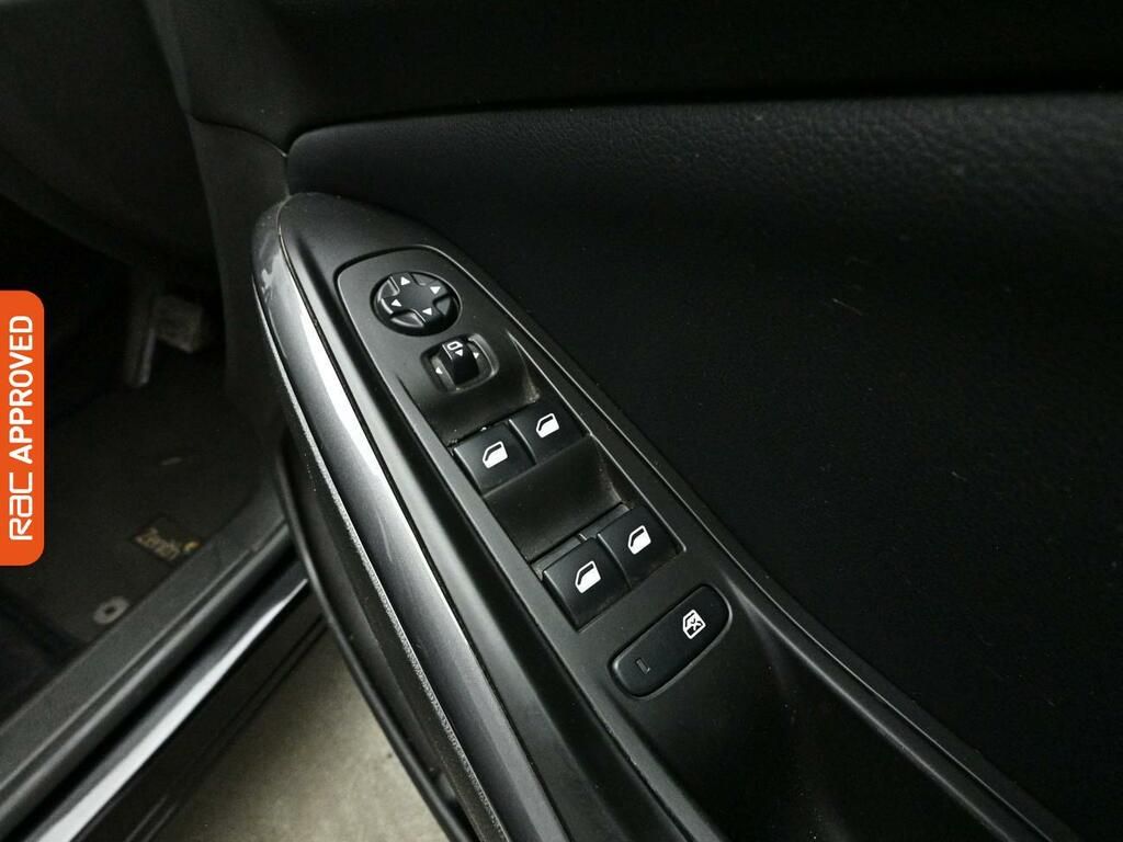 Vauxhall Grandland X Griffin Edition White #26