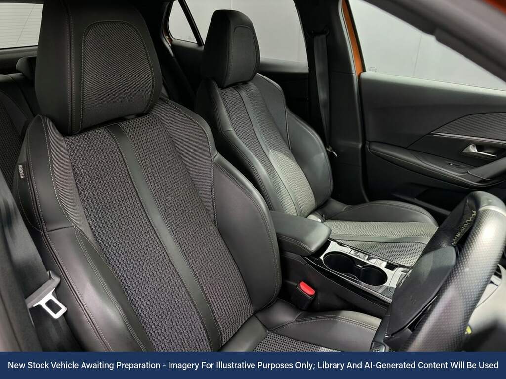 Peugeot e-2008 50Kwh Gt Suv 7Kw Charger 136 Orange