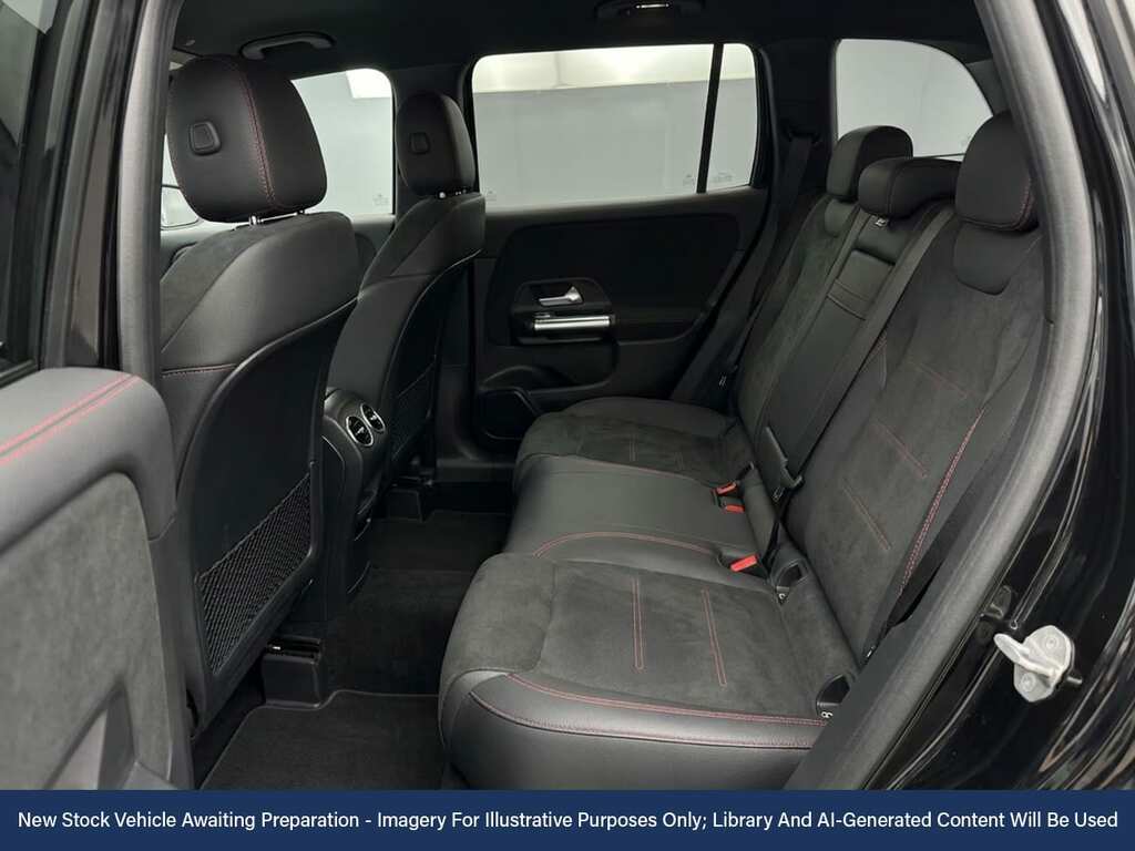 Mercedes-Benz GLA Class 1.3 Gla200 Amg Line Night Edition Premium Plus S Black #4
