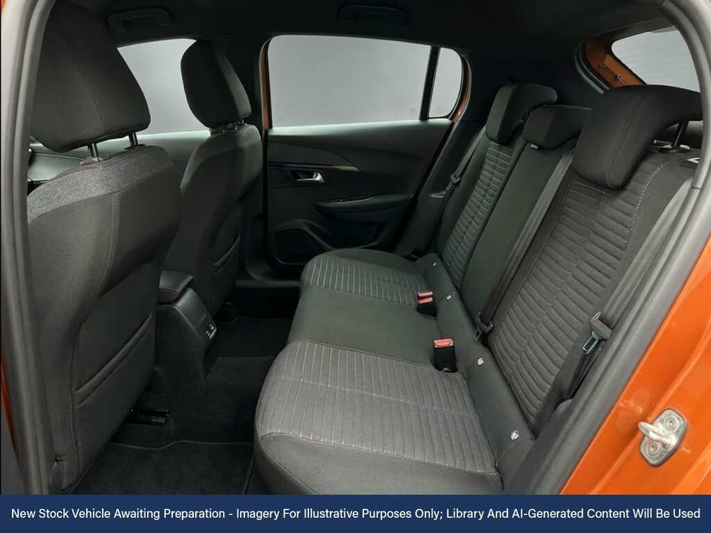Peugeot e-2008 50Kwh Active Premium Suv 136 Ps Orange #4