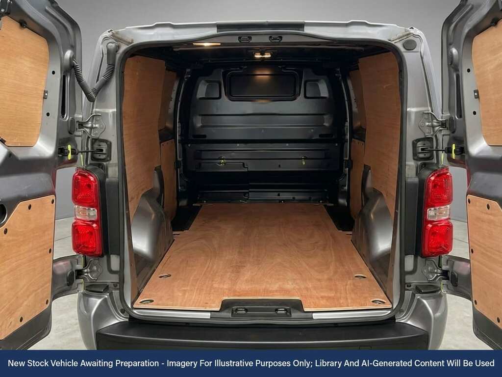 Vauxhall Vivaro 3100 Dynamic Purple #5