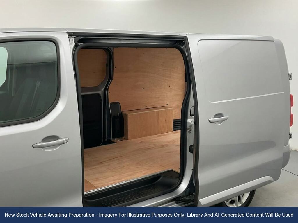 Vauxhall Vivaro 3100 Dynamic Purple #4