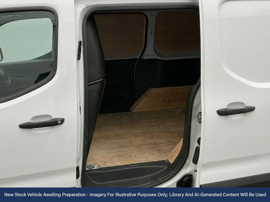 Peugeot E-Partner 800 50Kwh Professional Premium Standard Panel Van White #2