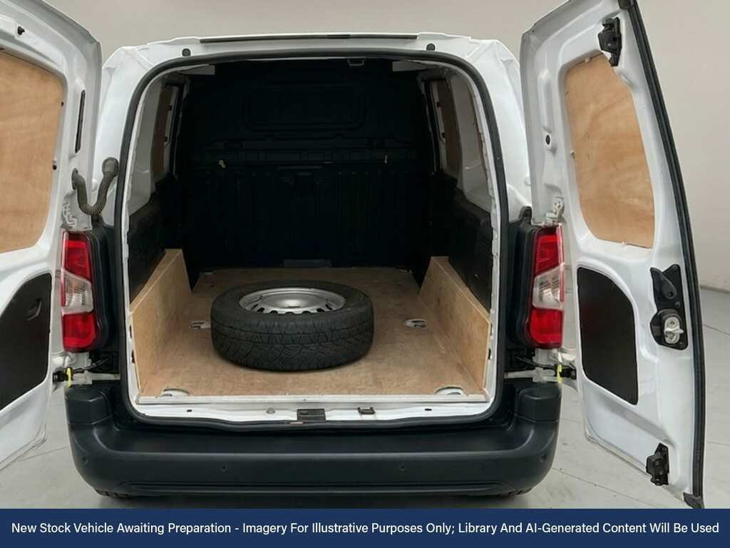 Peugeot E-Partner 800 50Kwh Professional Premium Standard Panel Van White #3