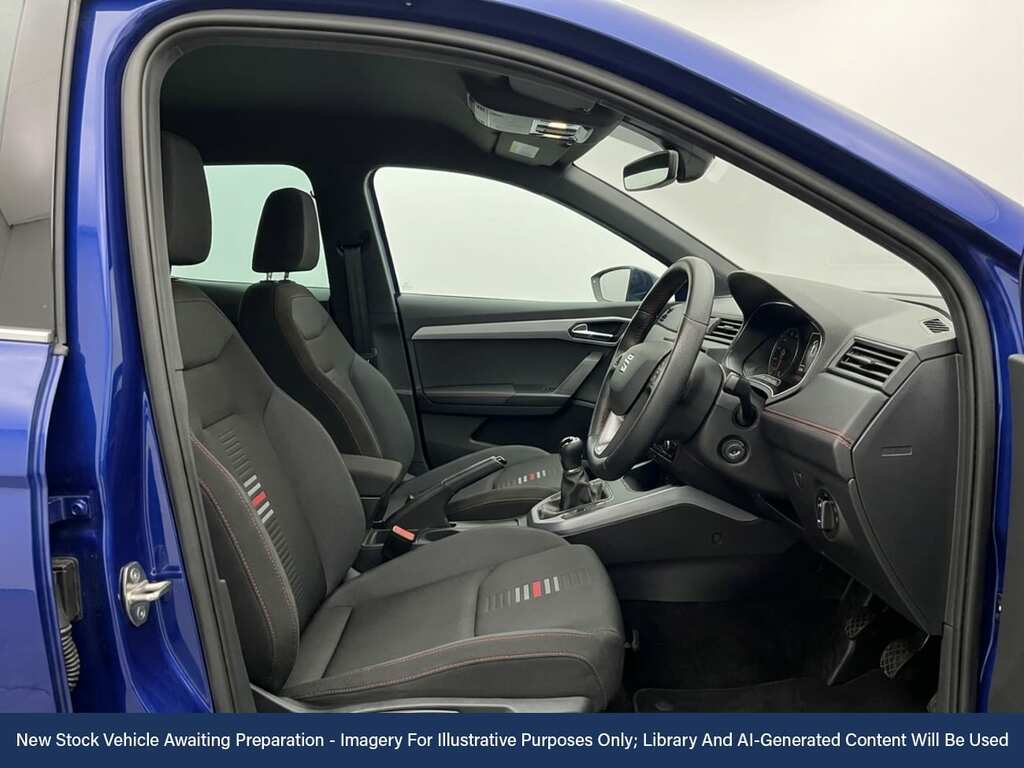 Seat Arona 1.0 Tsi 95Ps Se Evo Technology Suv White #3