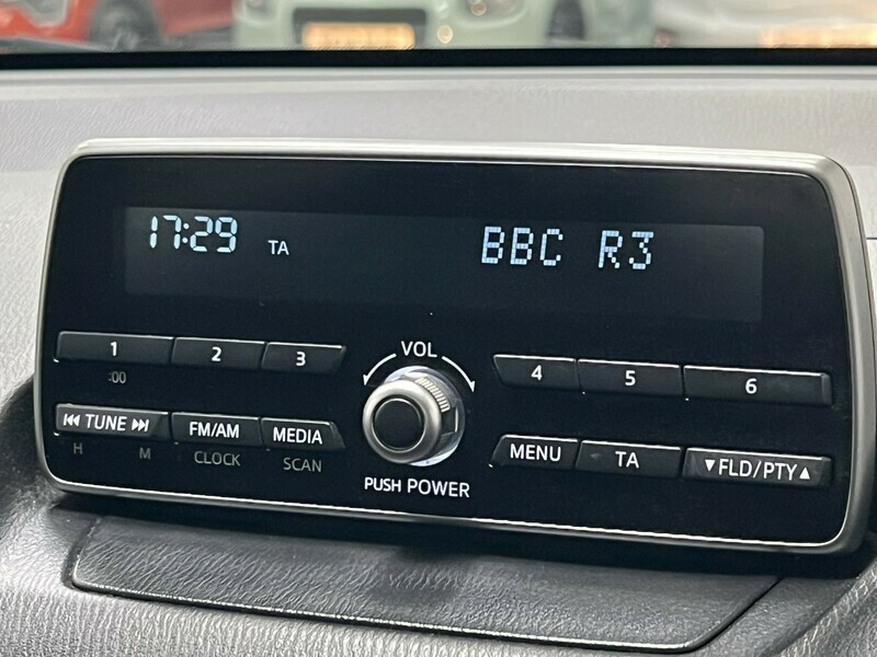 Mazda 2 Mazda 2 Se-l Nav White #19
