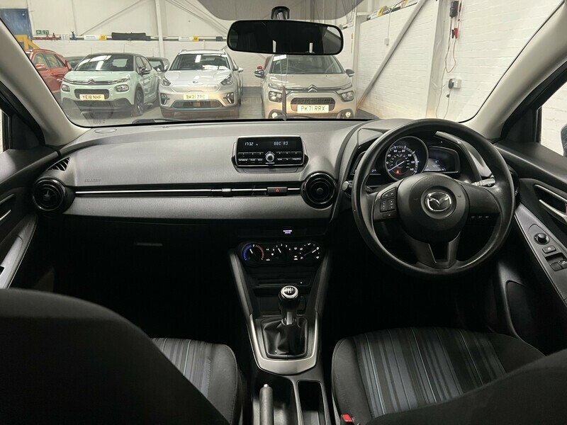 Mazda 2 Mazda 2 Se-l Nav White #31