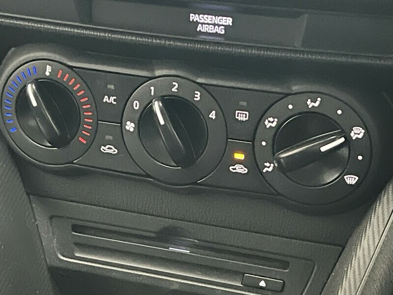 Mazda 2 Mazda 2 Se-l Nav White #21