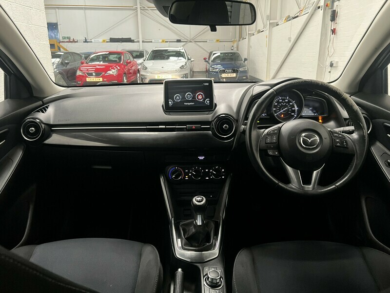 Mazda 2 Hatchback 1.5 Skyactiv-g Se-l 201666 White #35