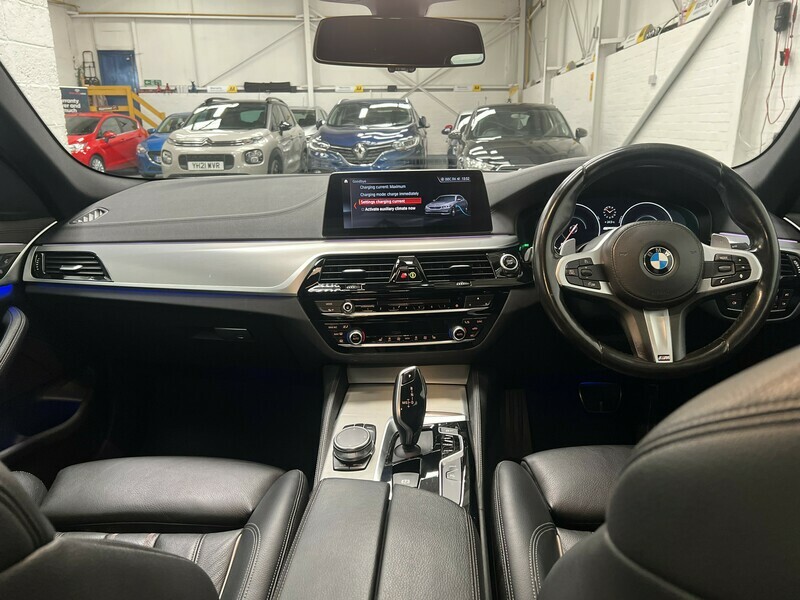 BMW 5 Series 520D M Sport Touring White #35