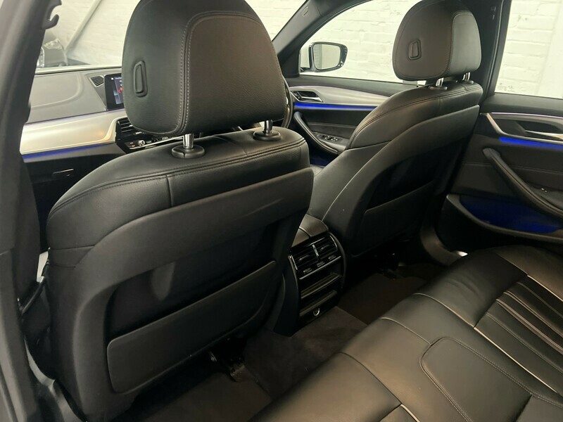 BMW 5 Series 520D M Sport Touring White #32