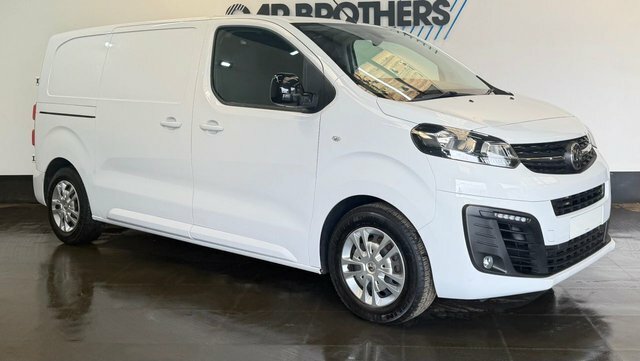 Vauxhall Vivaro 1.5 Turbo D 2700 Sportive Panel Van 6Dr Man White