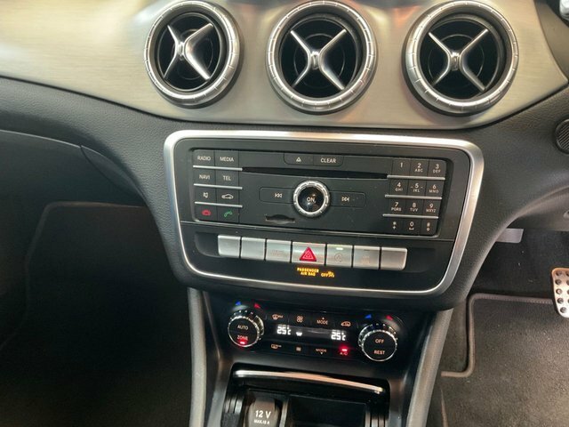 Mercedes-Benz CLA Class Cla 180 Amg Line Tip Black #17