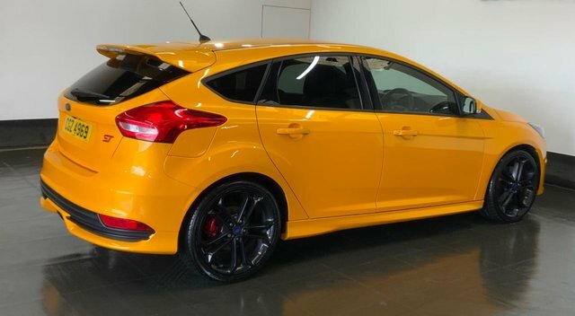 Ford Focus 2.0T Ecoboost St-2 Hatchback Eur Yellow #5