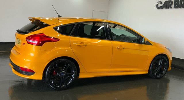 Ford Focus 2.0T Ecoboost St-2 Hatchback Eur Yellow #4