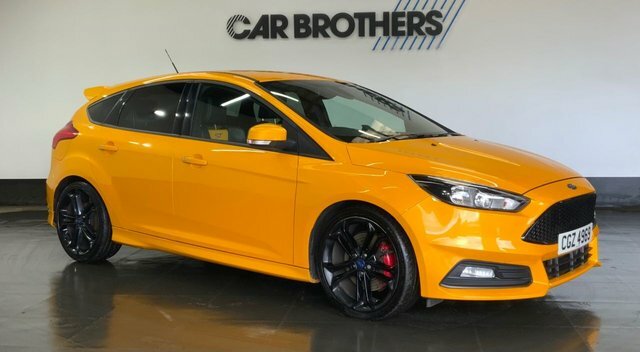 Ford Focus 2.0T Ecoboost St-2 Hatchback Eur Yellow