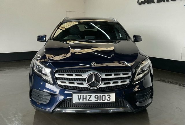 Mercedes-Benz GLA Class 2.1 Gla220d Amg Line Premium Suv 7G-d Blue #2