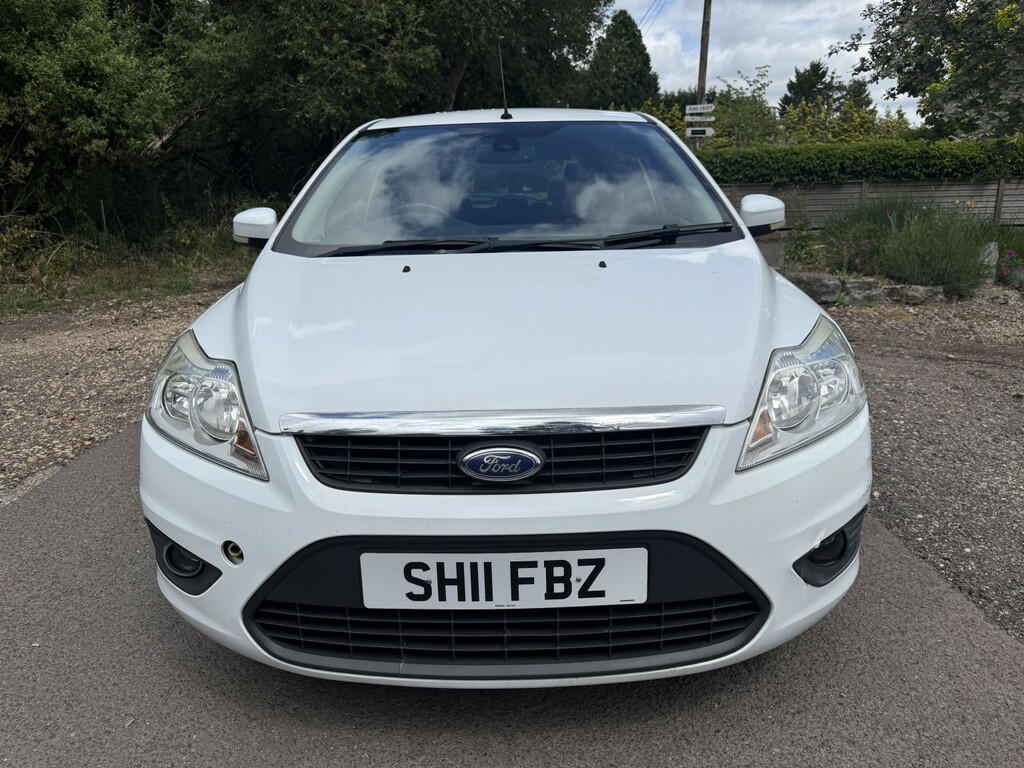 Ford Focus 1.6 Sport 2011 SH11FBZ White #2