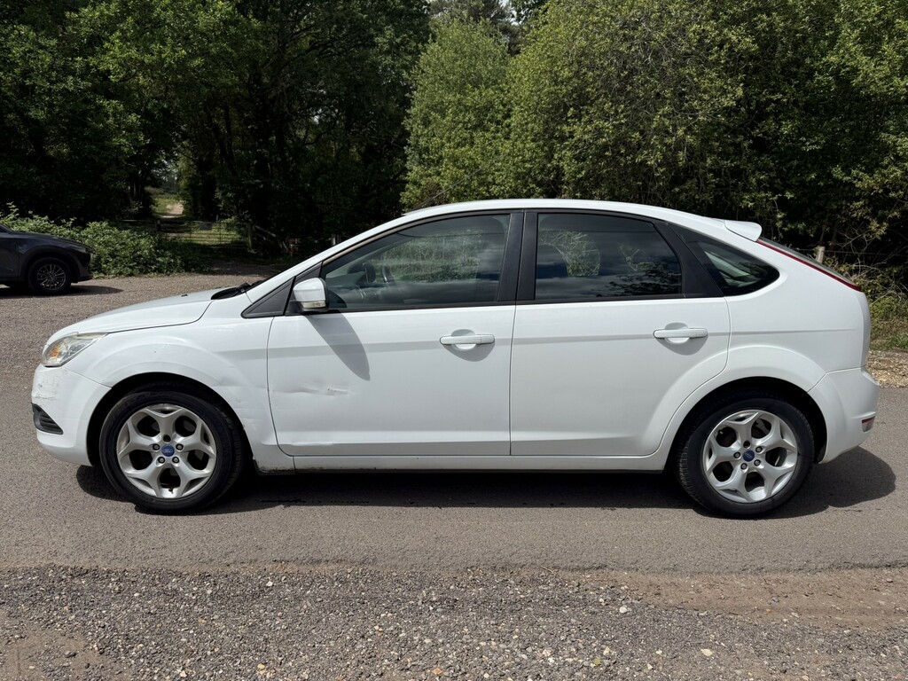 Ford Focus 1.6 Sport 2011 SH11FBZ White #5