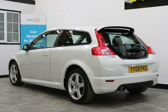 Volvo C30 2009 1.6 R-design White #3
