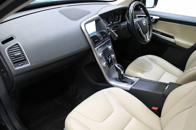 Volvo XC60 2016 2.0 D4 Se Lux Nav Euro 6 Ss YD66XLR Black #2