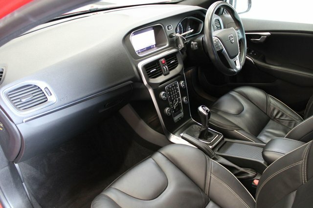 Volvo V40 2019 2.0 D3 R-design Edition Euro 6 Ss Red #2