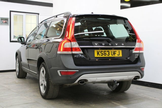Volvo XC70 2013 2.4 D5 Se Lux Geartronic Awd Euro 5 Black #3