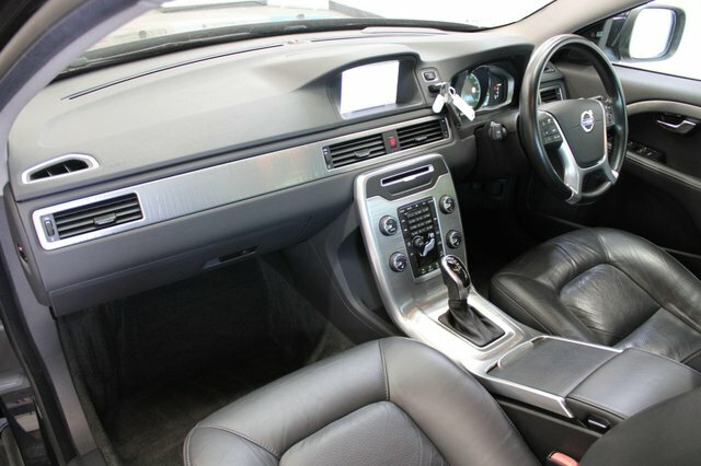 Volvo XC70 2013 2.4 D5 Se Lux Geartronic Awd Euro 5 Black #2