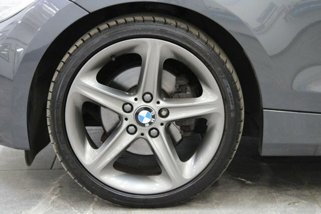 BMW 1 Series 2013 2.0 118I Exclusive Edition 141 Bhp Black #23