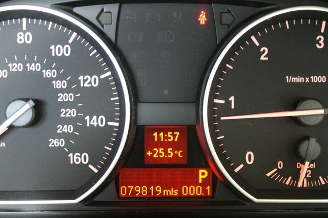 BMW 1 Series 2013 2.0 118I Exclusive Edition 141 Bhp Black #46