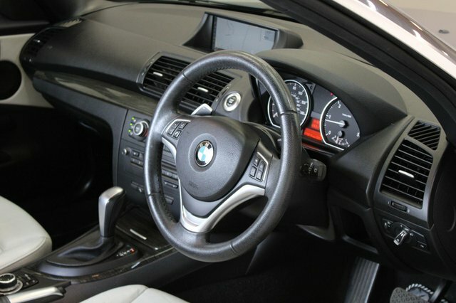 BMW 1 Series 2013 2.0 118I Exclusive Edition 141 Bhp Black #44