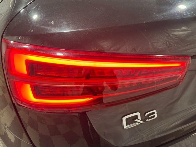 Audi Q3 Tfsi Cod Sport Suv SE66BYC Black #6