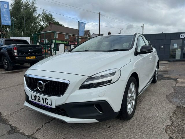 Volvo V40 Cross Country T3 Pro Hatchback White #2