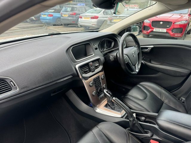 Volvo V40 Cross Country T3 Pro Hatchback White #6