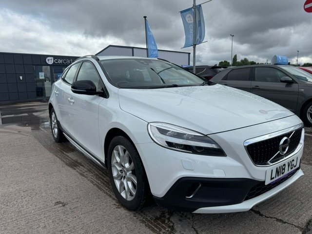 Volvo V40 Cross Country T3 Pro Hatchback White