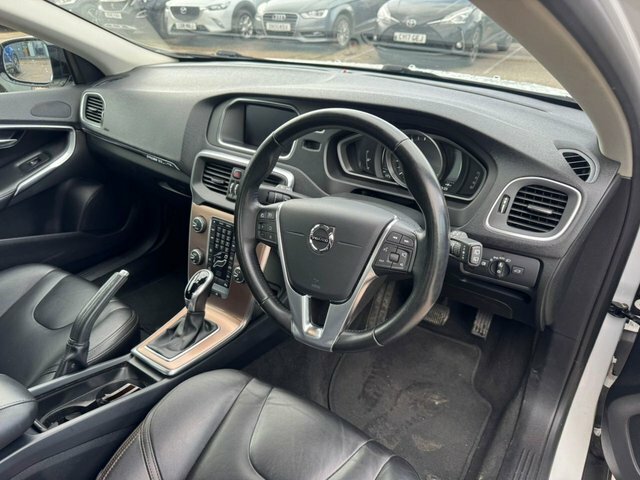 Volvo V40 Cross Country T3 Pro Hatchback White #5