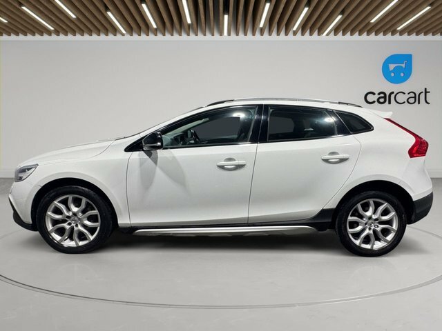 Volvo V40 Cross Country T3 Pro Hatchback LN18YGJ White #4
