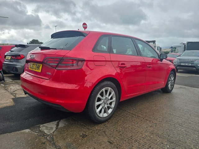 Audi A3 Tfsi Se Sportback Red #4