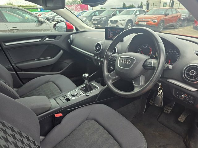 Audi A3 Tfsi Se Sportback Red #5